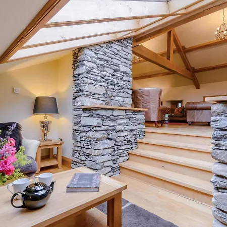 Mungeon Barn - Uk30125 *